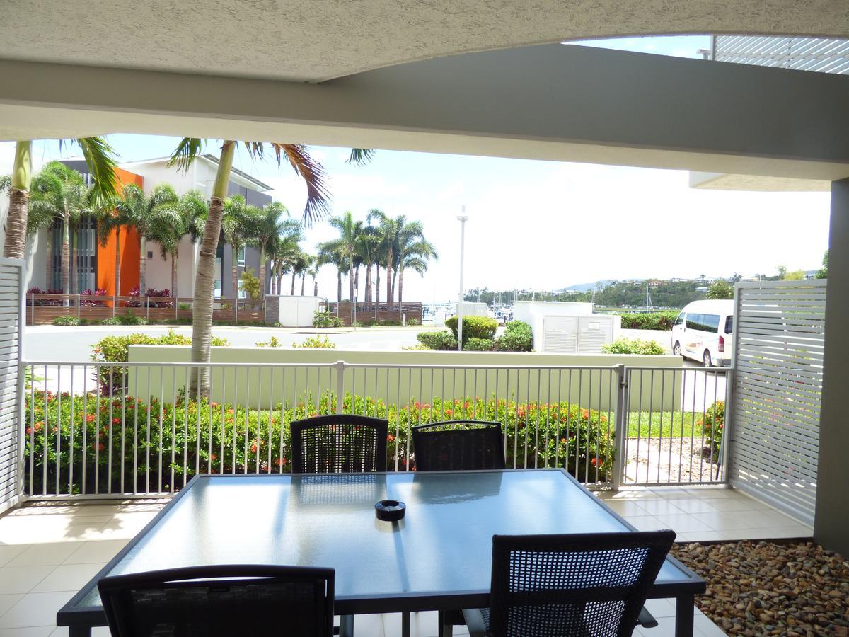 Marina View Apartment Airlie Beach Eksteriør billede