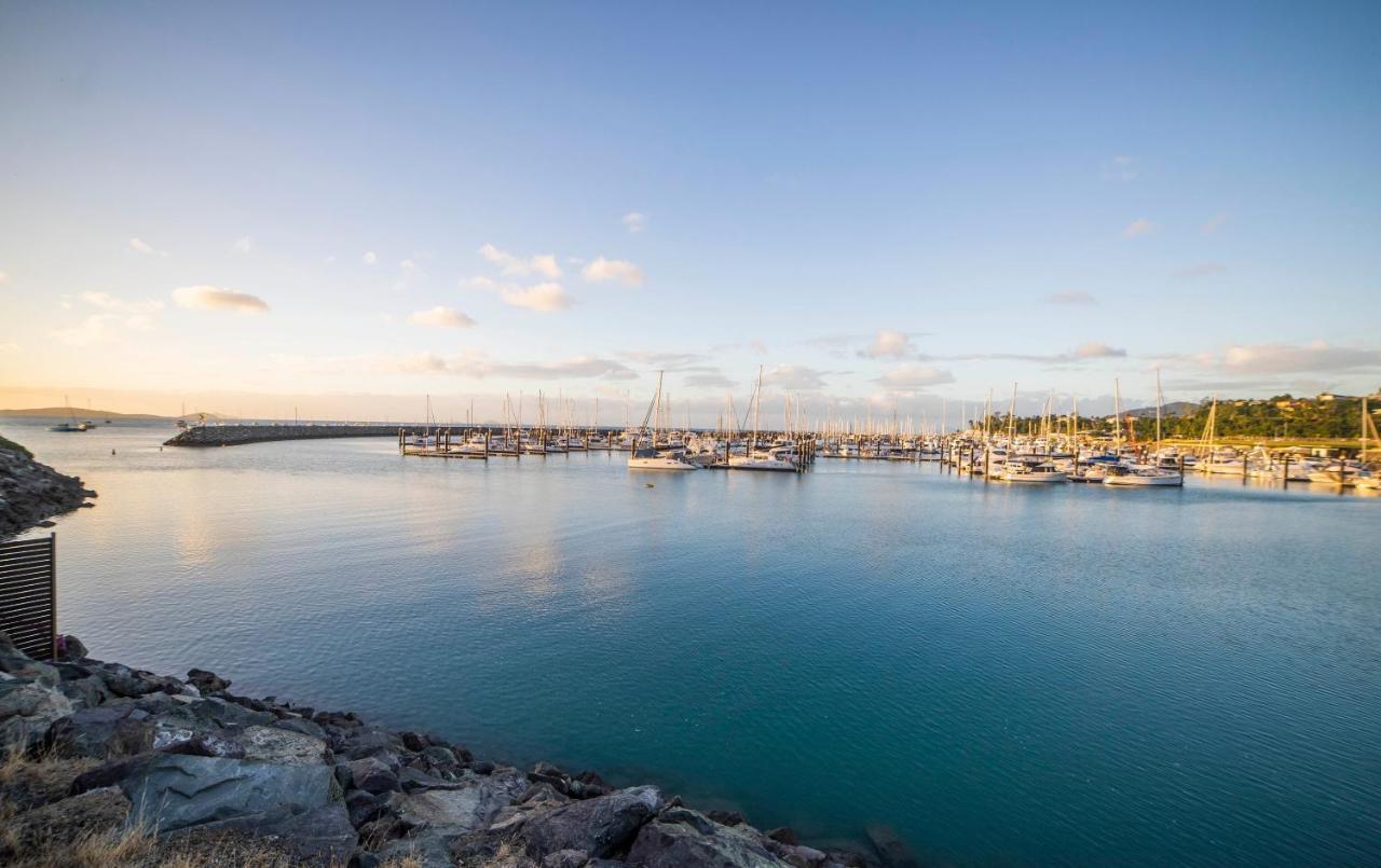 Marina View Apartment Airlie Beach Eksteriør billede