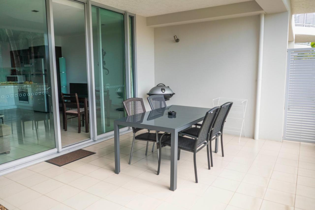 Marina View Apartment Airlie Beach Eksteriør billede